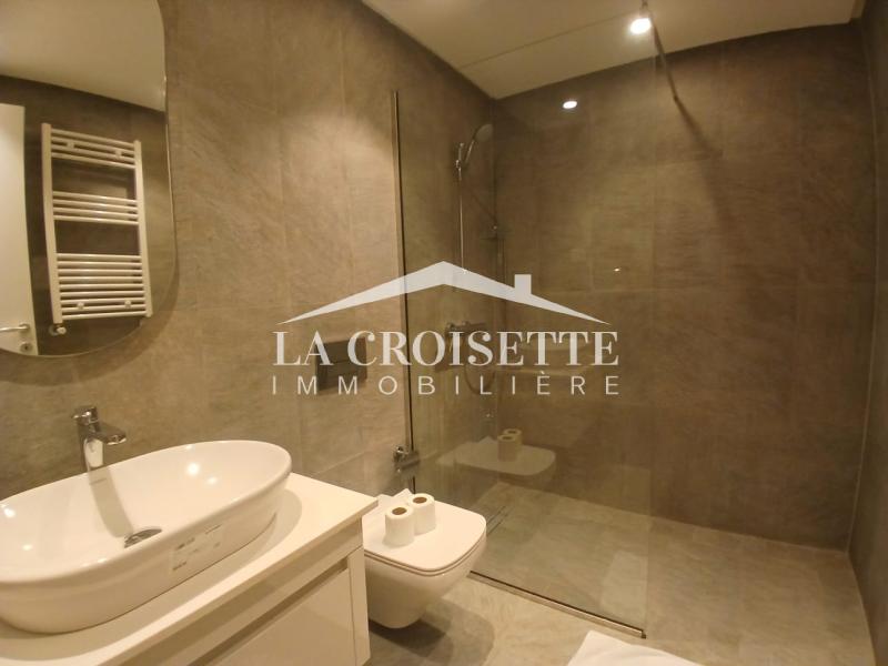 Villa meublée S+3 avec piscine et studio indépendant à Gammarth